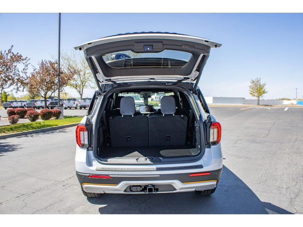 New 2026 SPACE WHITE METALLIC Ford Tremor image 10