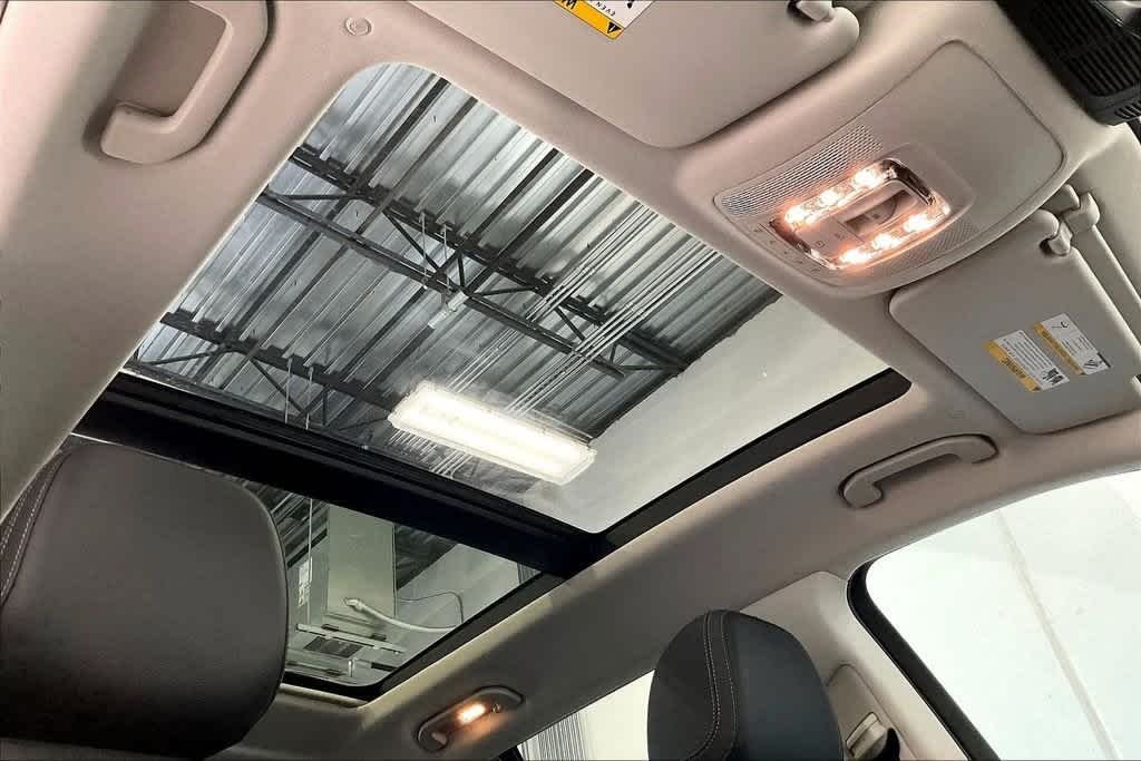 Certified Used 2026 Polar White Mercedes-Benz GLS 450 image 14