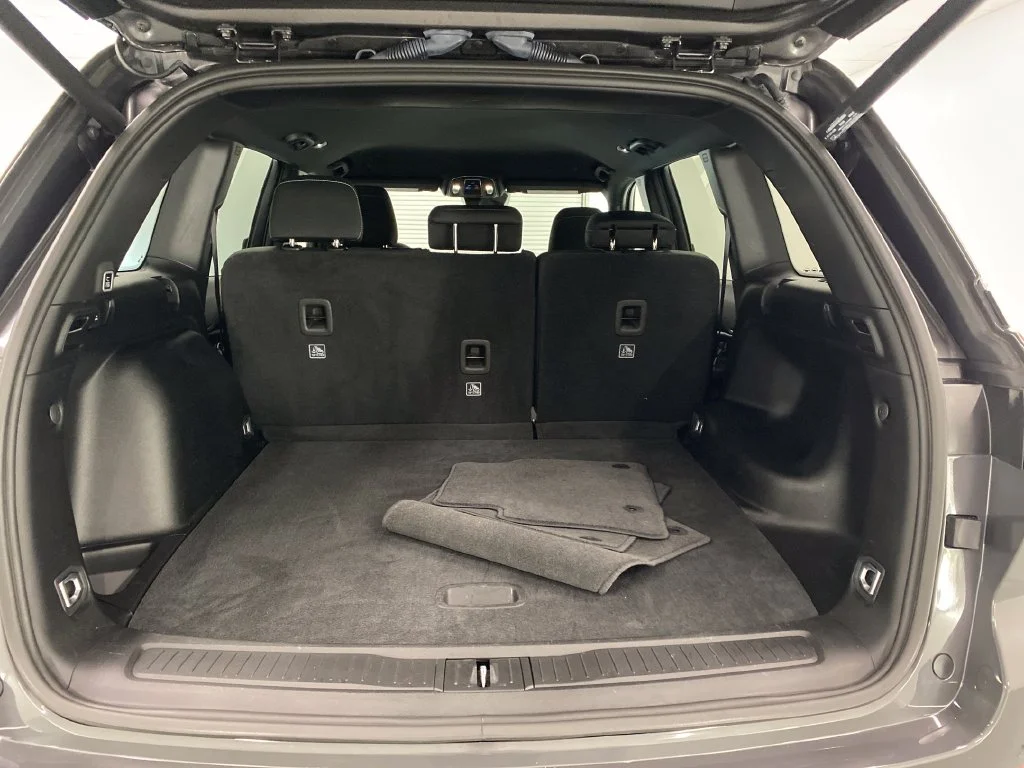 Used 2025 Gray Jeep Laredo image 9