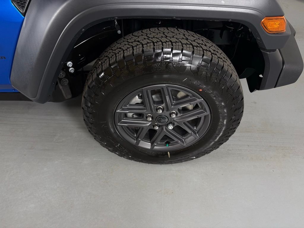 New 2026 Hydro Blue Pearl-Coat Exterior Paint Jeep Sport S image 10