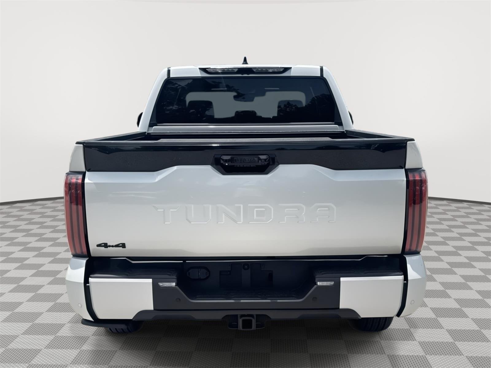 New 2026 Wind Chill Pearl <sup>1</sup> Toyota  Platinum image 5