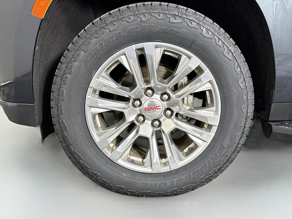 Used 2021 Green GMC Denali image 33