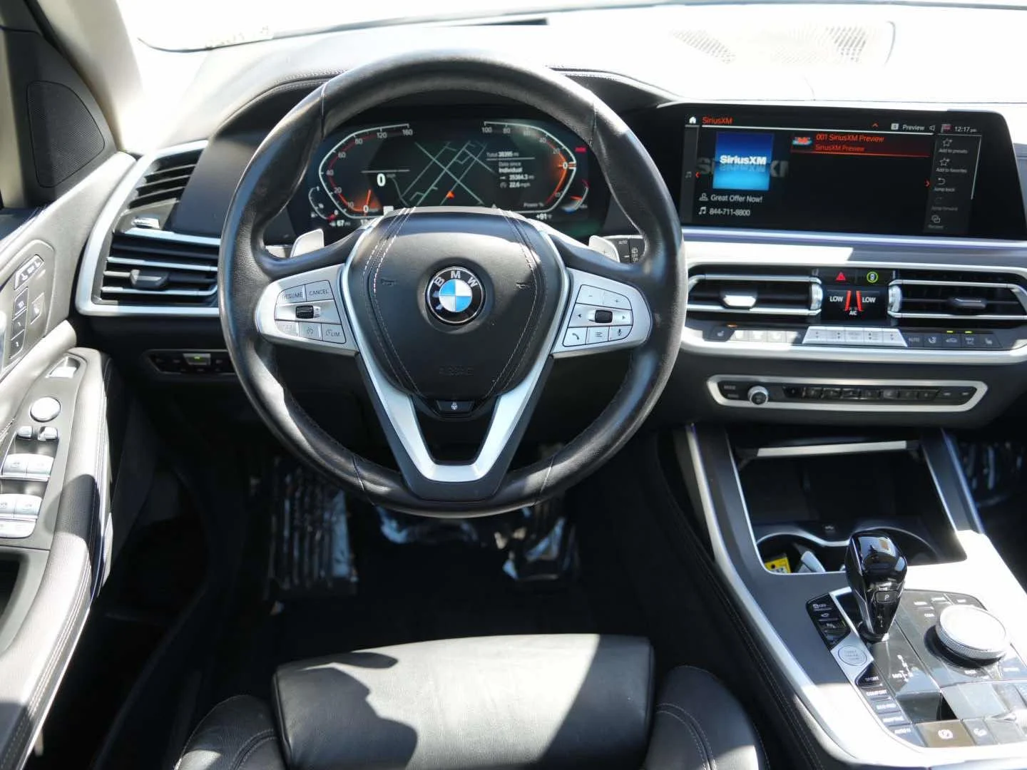 Used 2022 Mineral White Metallic BMW xDrive40i Sports Activity Vehicle image 8