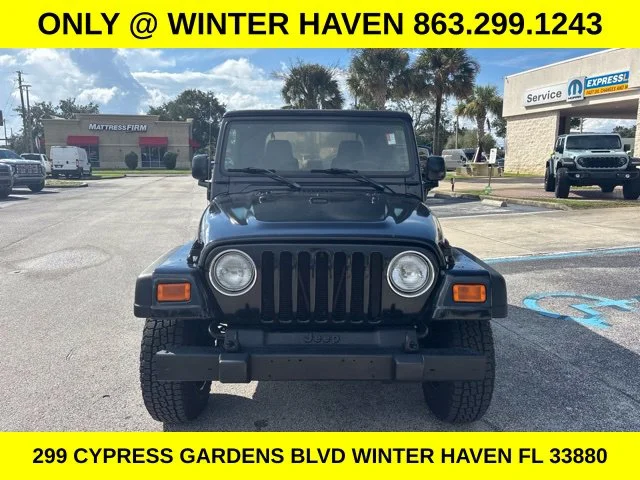 Used 2004 Black Jeep X image 8