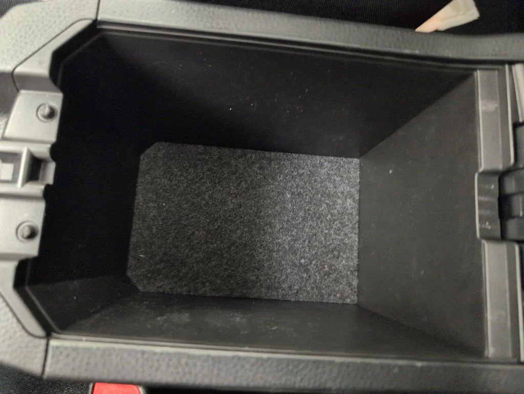 Used 2016 Silver Toyota XLE image 36