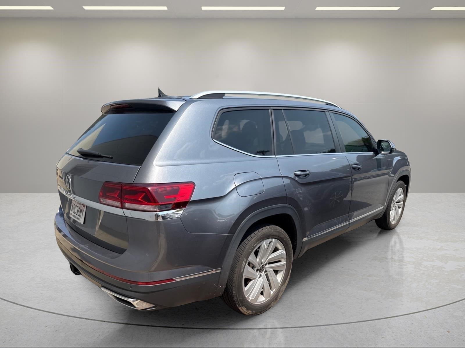 Used 2021 Platinum Gray Metallic Volkswagen 3.6L V6 SEL image 16