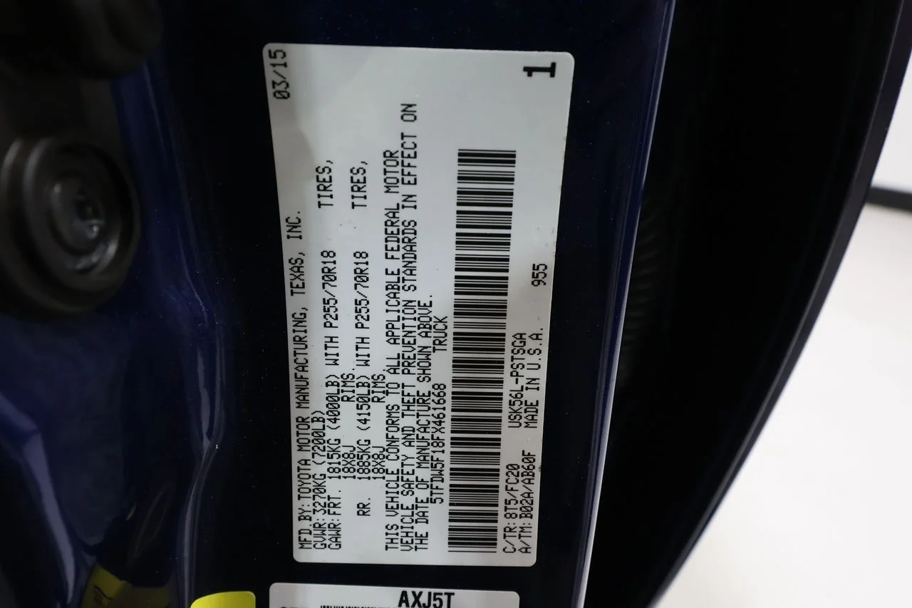Used 2015 Blue Toyota SR5 image 20