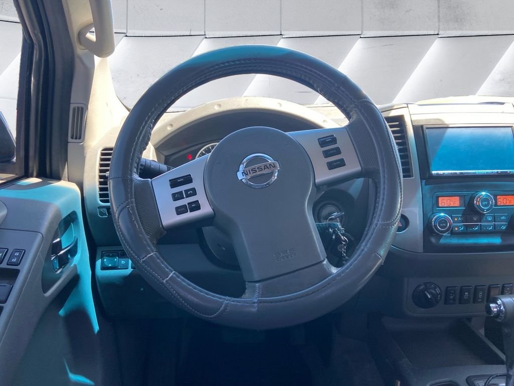 Used 2013 Silver Nissan SL image 8