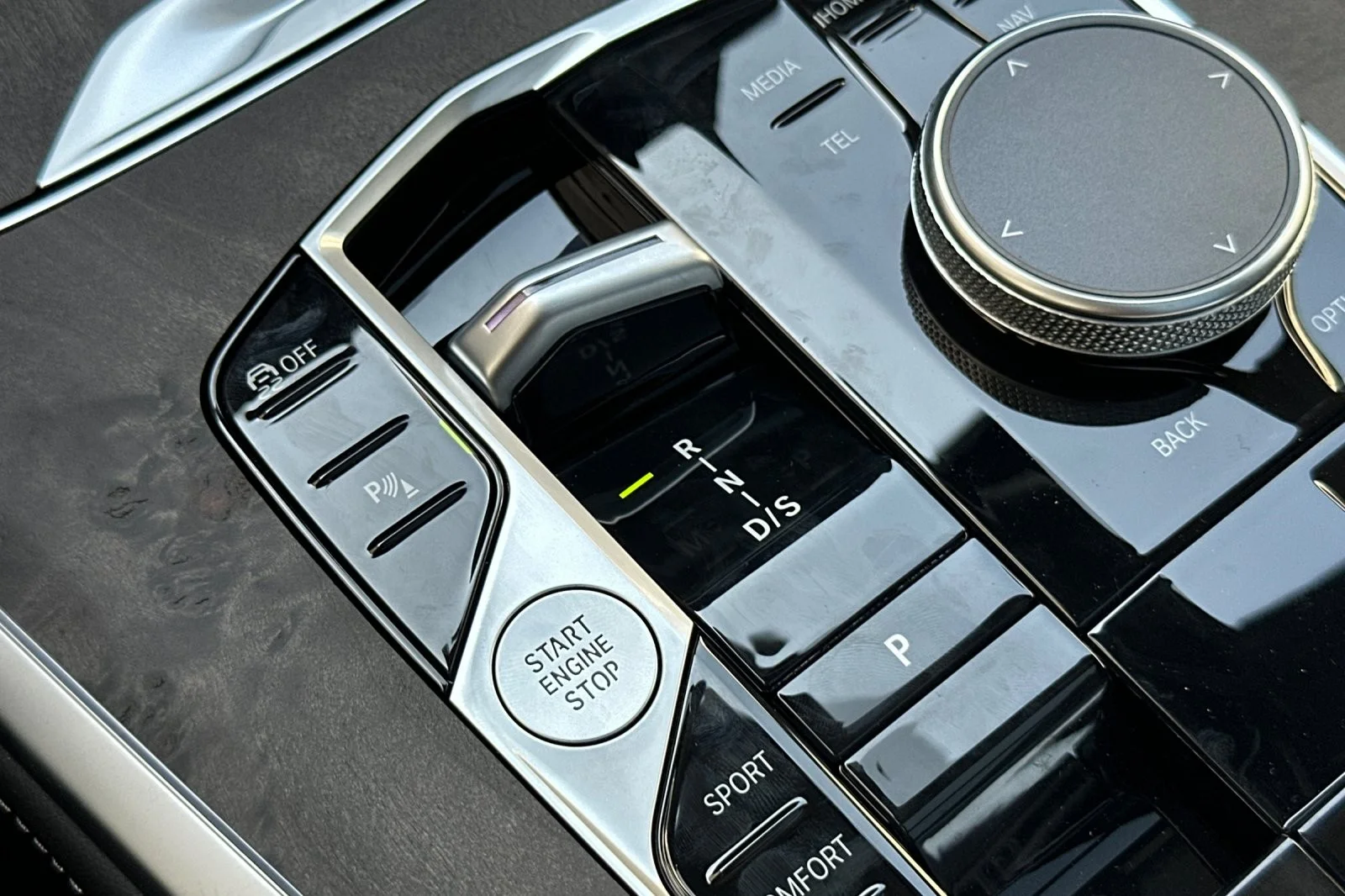 New 2027 Dravit Grey Metallic BMW xDrive40i image 22