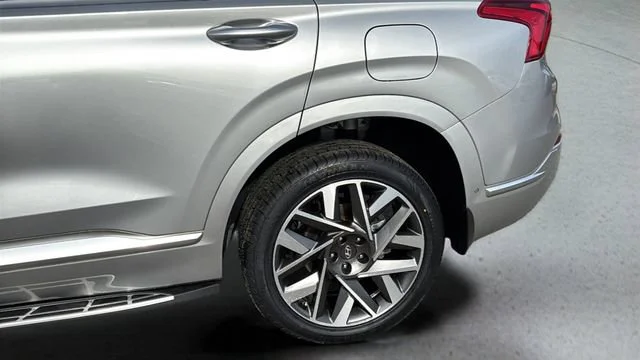 Used 2023 Silver Hyundai Calligraphy image 35