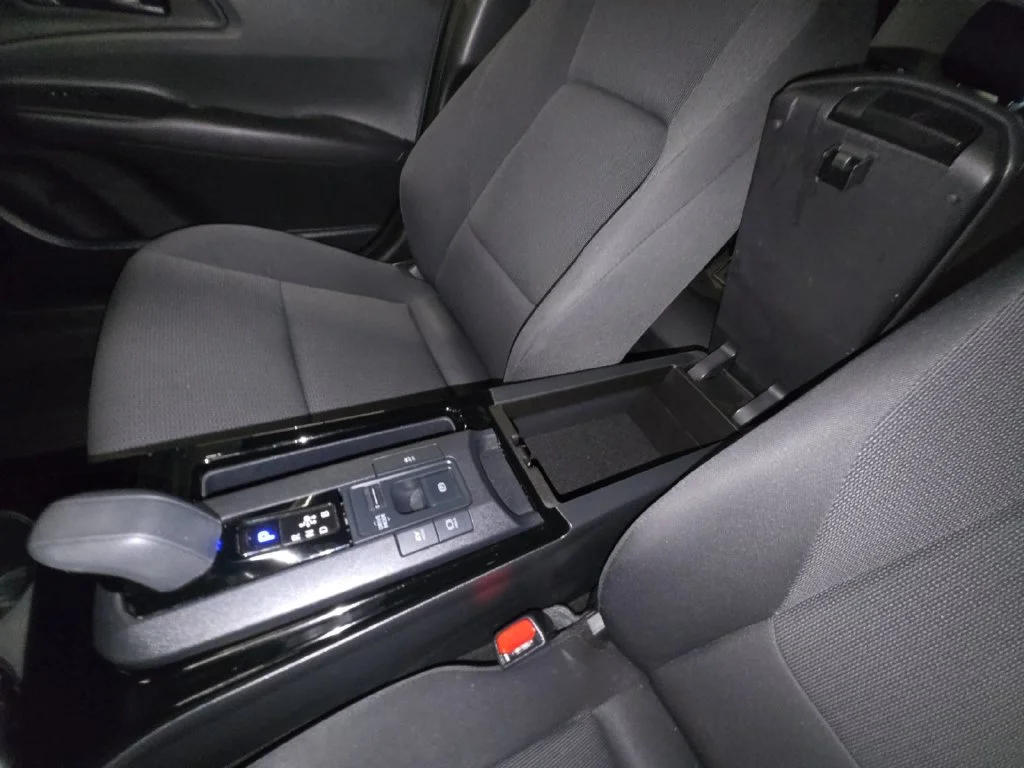 Used 2025 Silver Toyota LE image 33