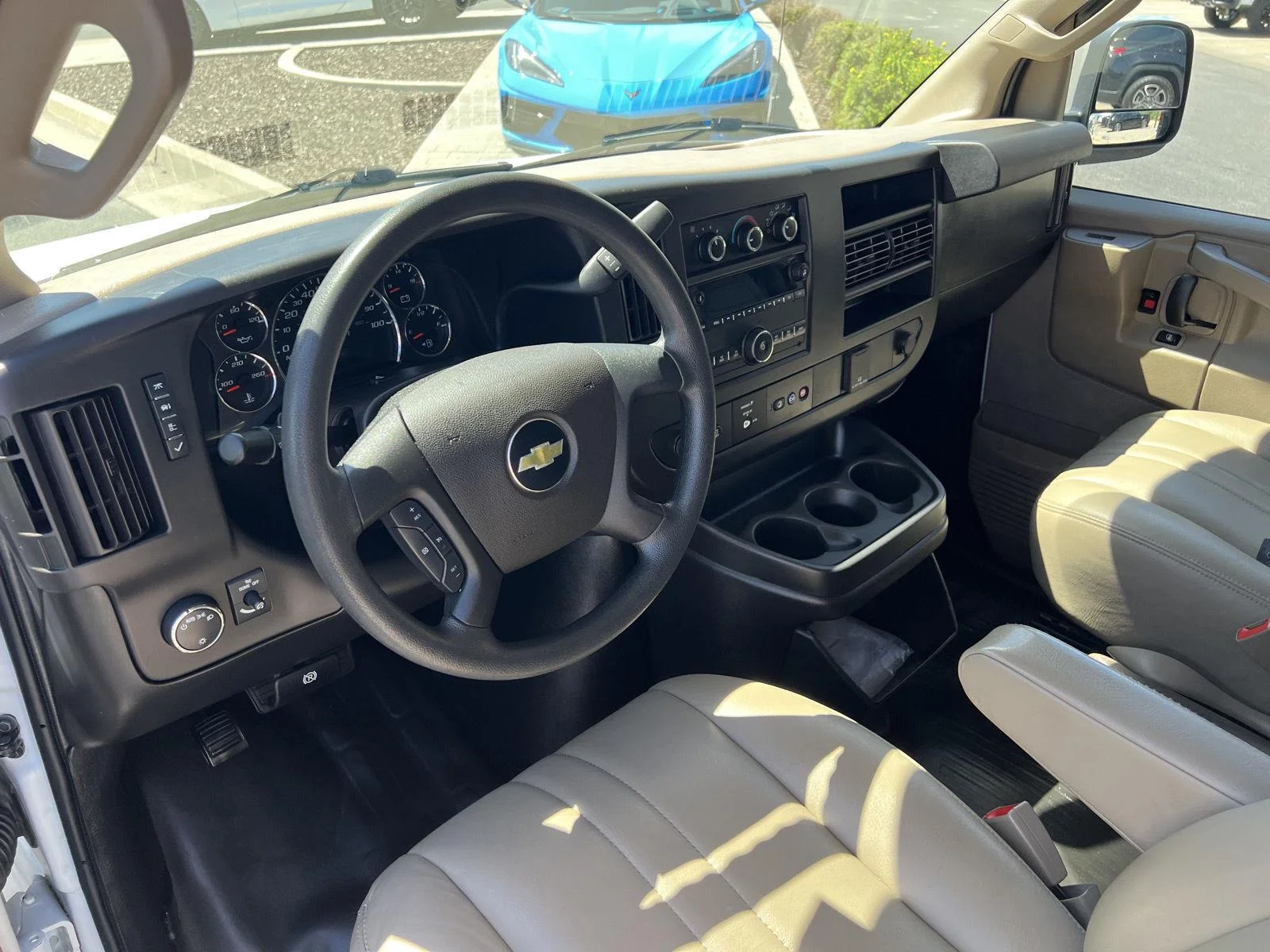 2021 Chevrolet Express Cargo Work Van - Photo 17