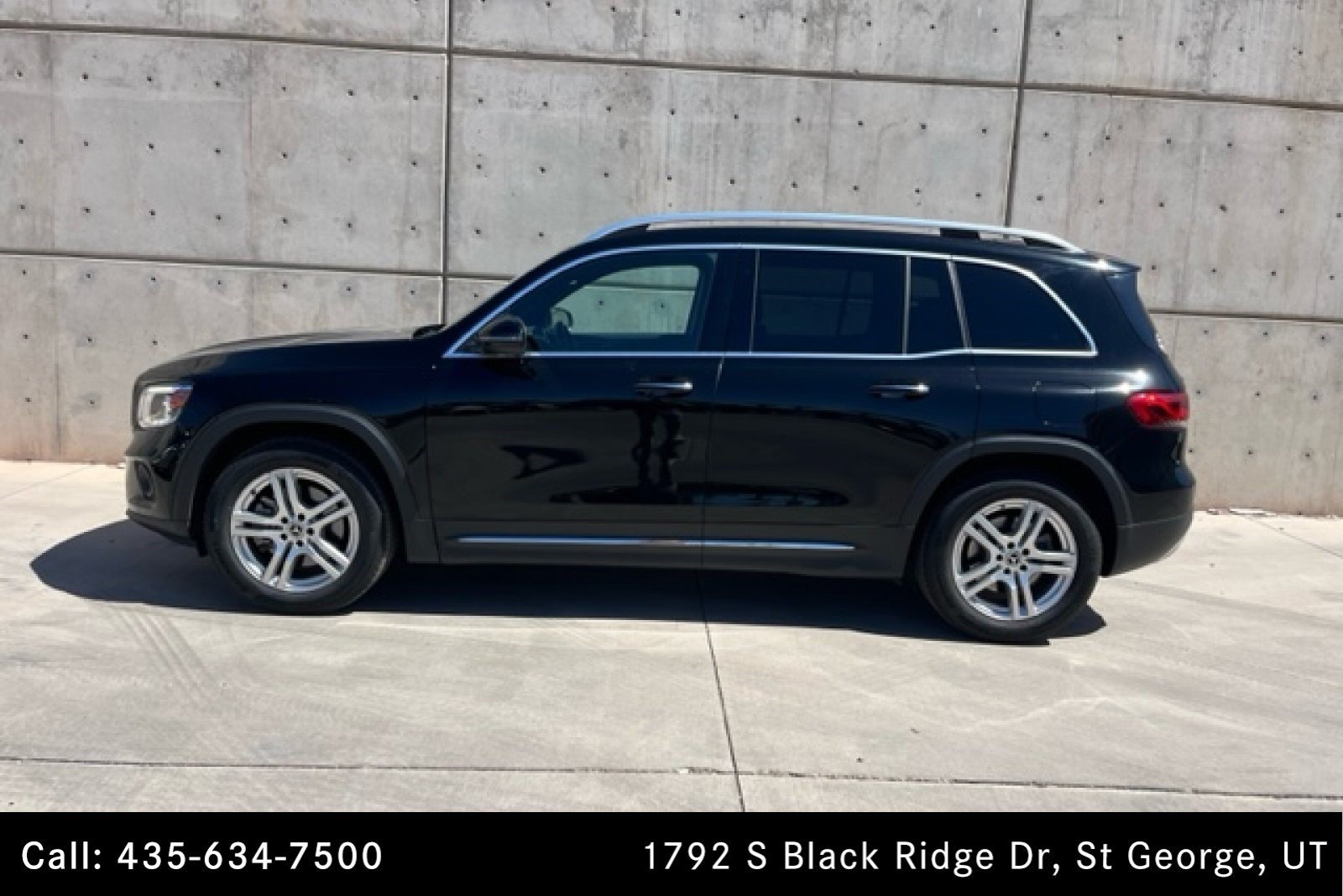 Certified Used 2021 NIGHT BLACK Mercedes-Benz GLB 250 image 3