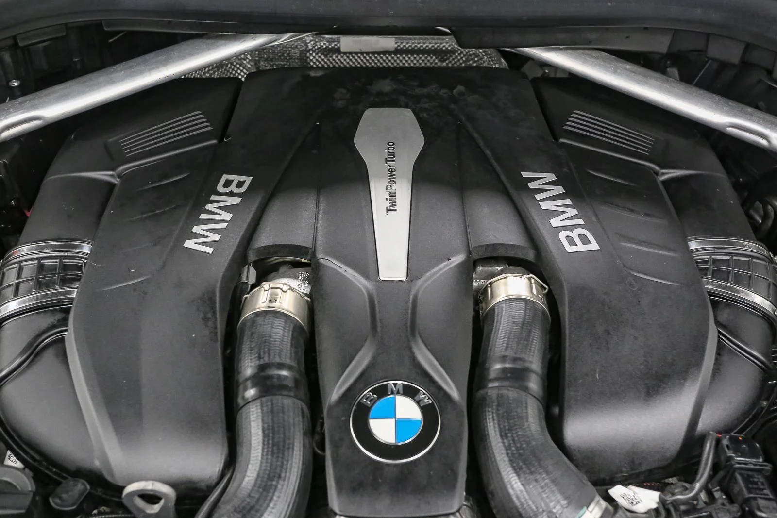 Used 2019 Black Sapphire Metallic BMW xDrive50i image 16