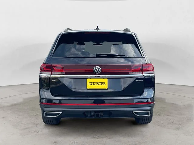 New 2026 Black Volkswagen 2.0T SE w/Technology image 4