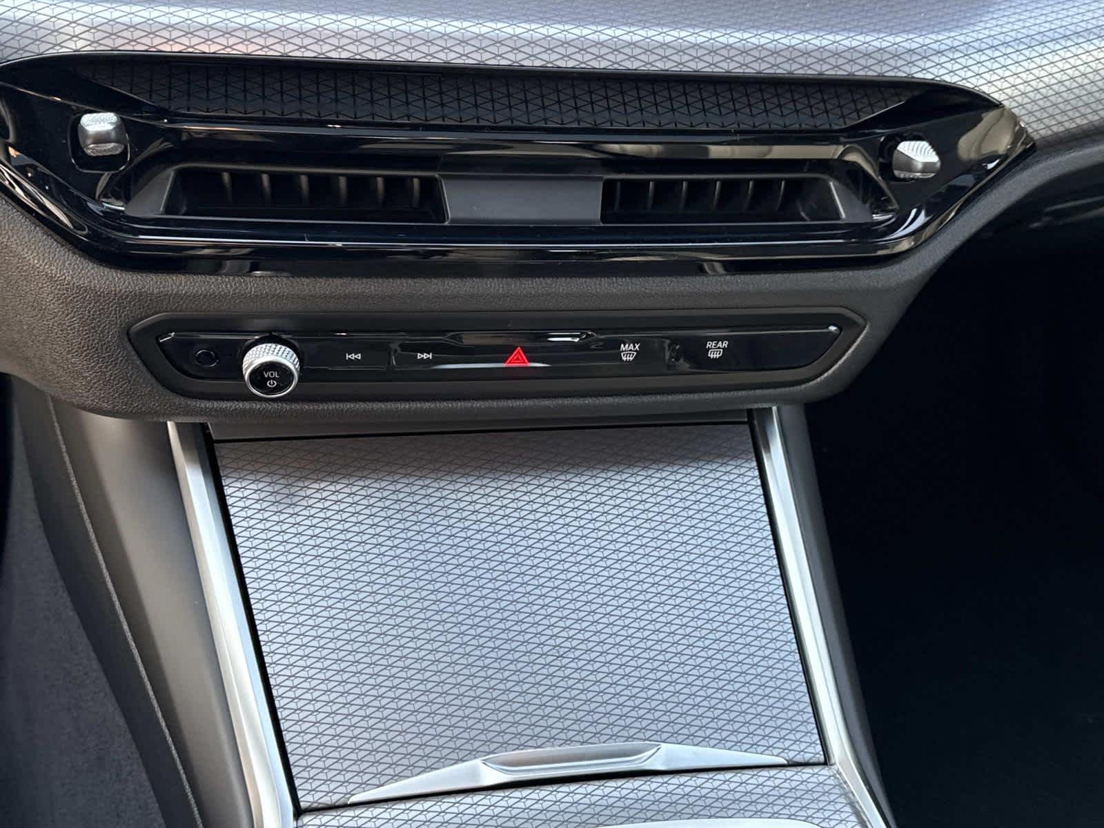 New 2026 Skyscraper Grey Metallic BMW xDrive40 image 20