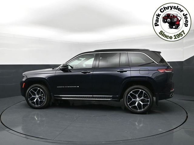 Used 2024 Black Jeep Summit Reserve image 3