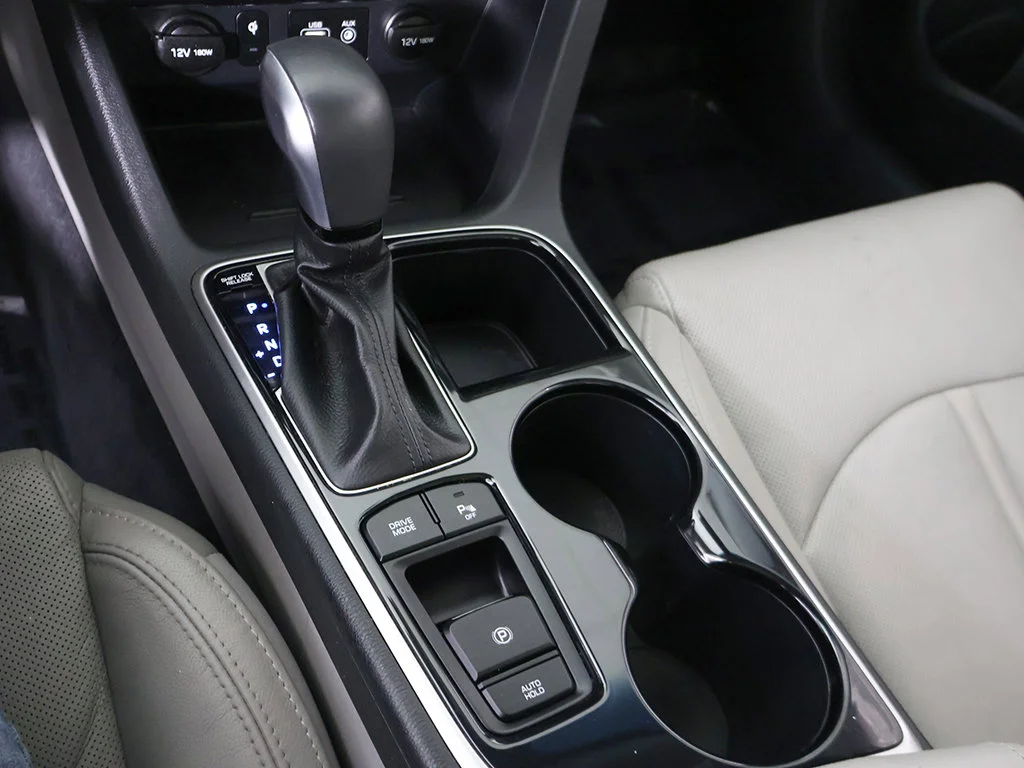 Used 2019 Silver Hyundai Limited image 56