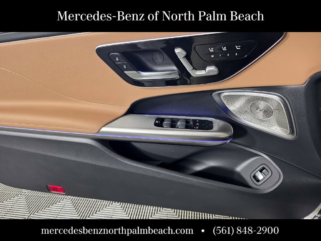 New 2027 MANUFAKTUR Moonlight White Metallic Mercedes-Benz CLE 300 image 45