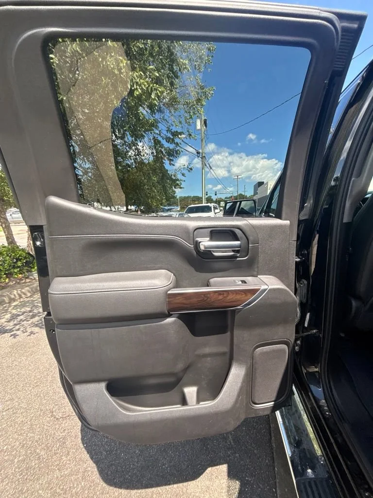 Used 2021 Onyx Black GMC SLT image 16