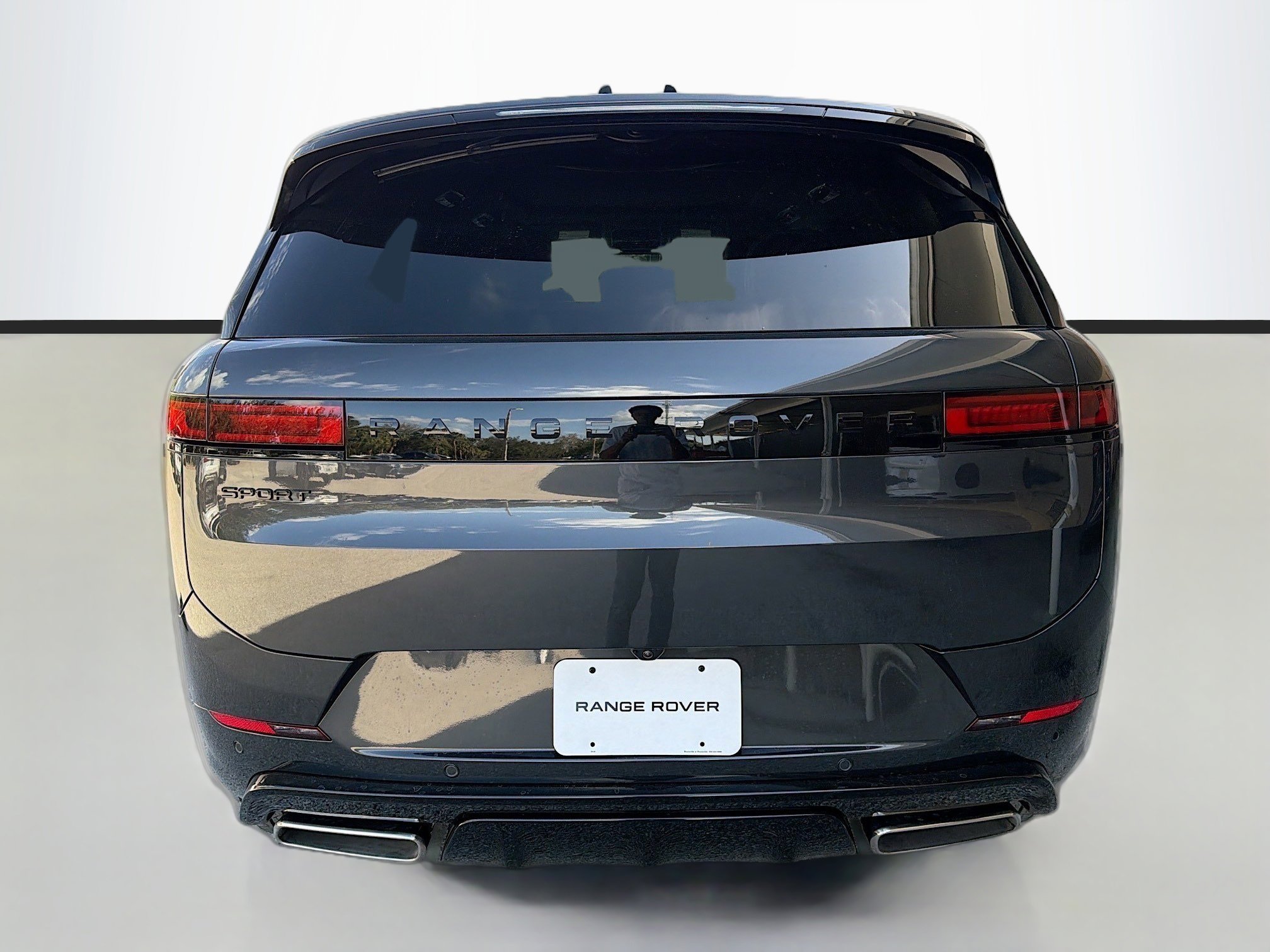 Certified Used 2026 Carpathian Grey Prem Met Land Rover Dynamic SE image 4