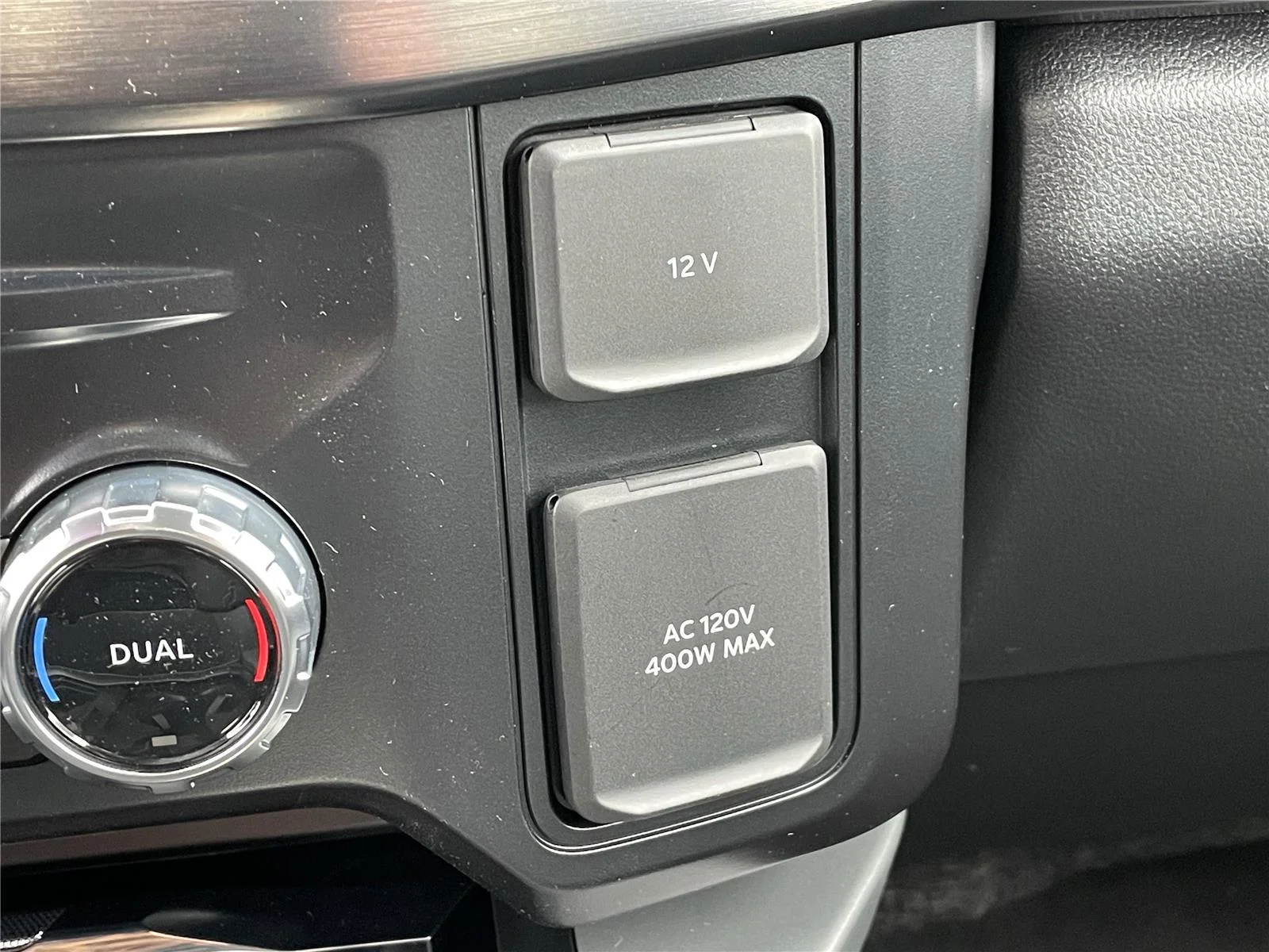 New 2026 Oxford White Ford LARIAT image 36