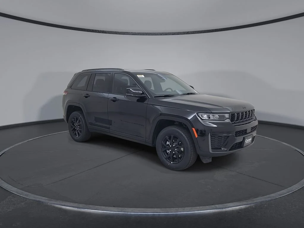 New 2026 Diamond Black Crystal Pearl-Coat Exterior Paint Jeep Altitude image 3