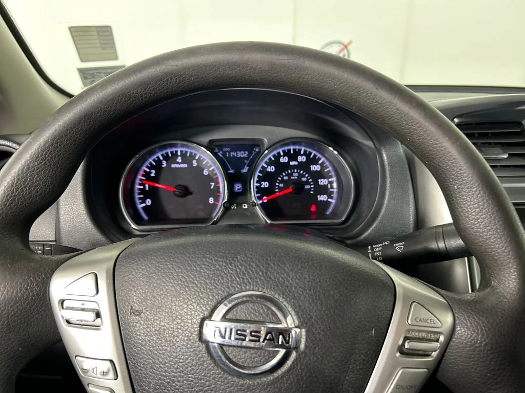 Used 2016 Blue Nissan 1.6 SV image 13