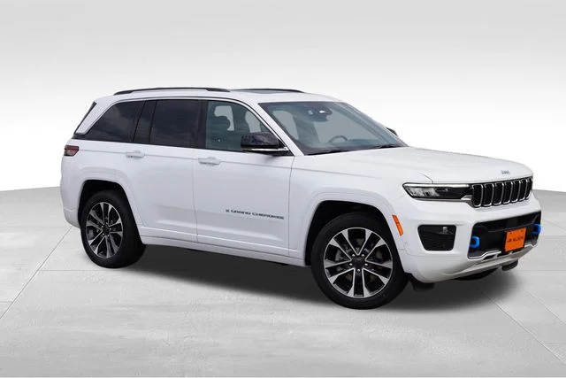 Certified Used 2023 White Jeep Overland 4xe image 2
