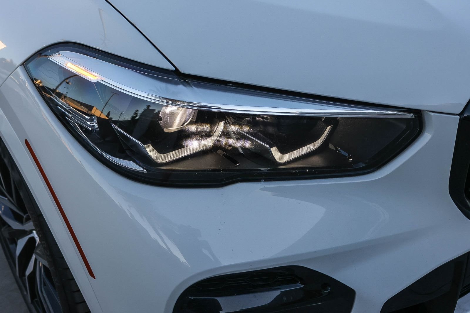 Used 2022 White BMW M50i image 15
