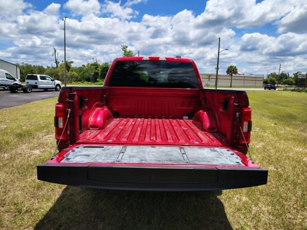 Used 2021 Red Ford XLT 4X4 CREW 5.0 image 10
