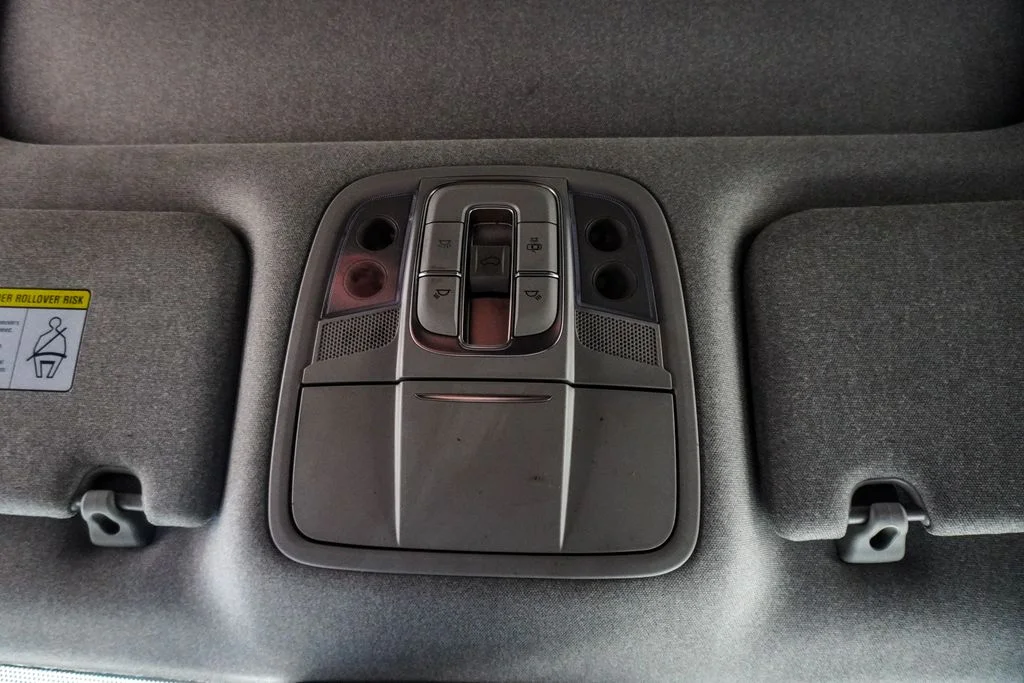 Used 2020 Silver Hyundai Limited image 27