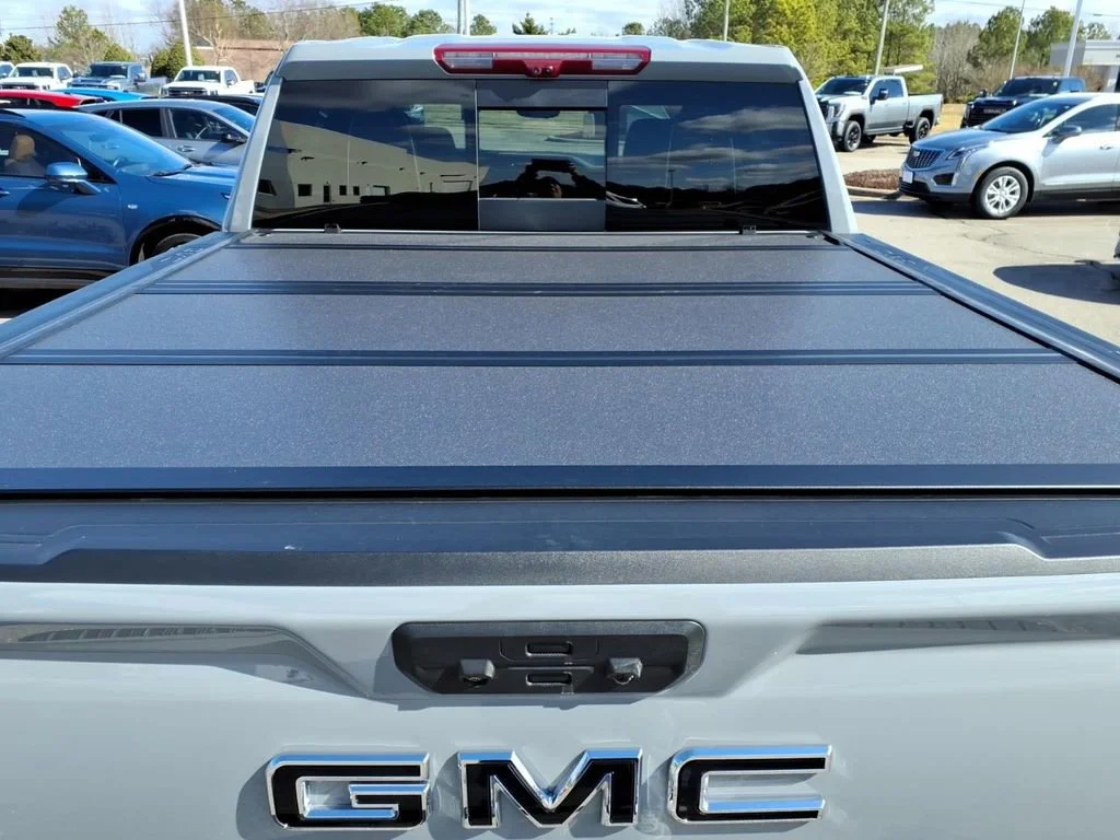 2025 GMC Sierra 1500 AT4X - Photo 8
