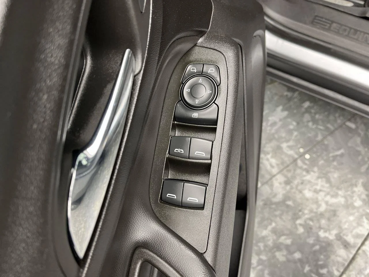 2024 Chevrolet Equinox LT - Photo 9