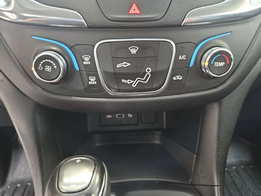 Used 2019 White Chevrolet LT image 17