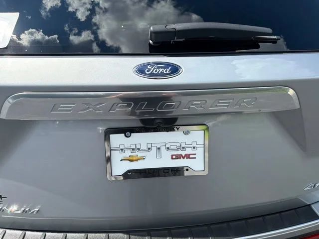Used 2022 Silver Ford Platinum image 17