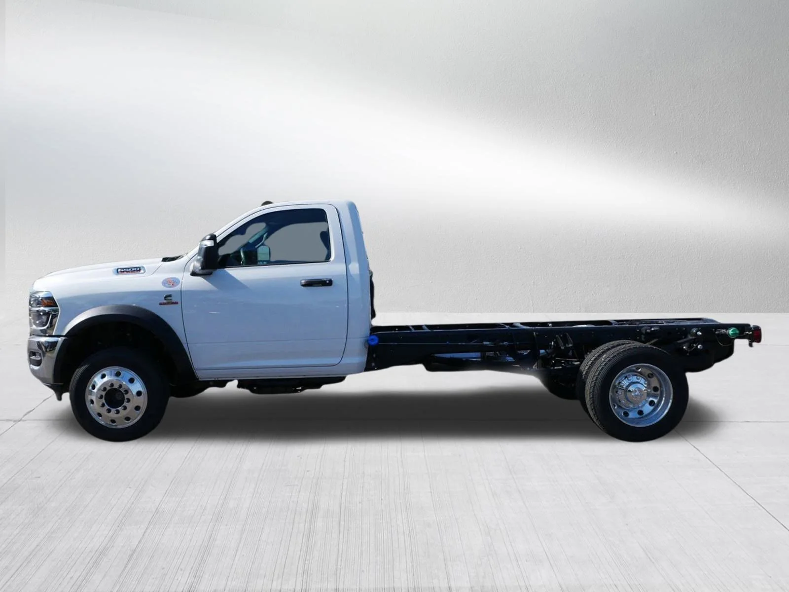 New 2026 Bright White Clear-Coat Exterior Paint RAM Tradesman image 4