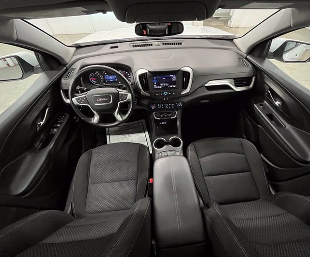 Used 2023 White GMC SLE image 12