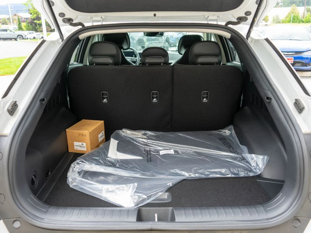 New 2026 Glacial White Pearl Kia LIGHT image 31