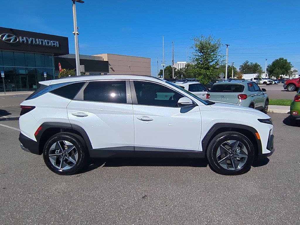 New 2026 White Hyundai SEL Convenience image 4
