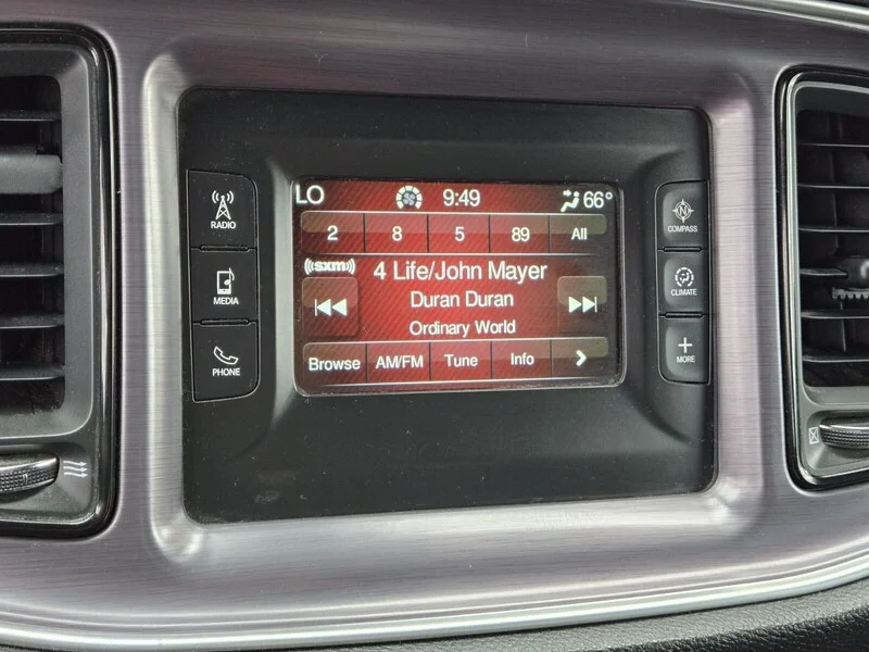 Used 2016 Bright White Clearcoat Dodge SXT image 14