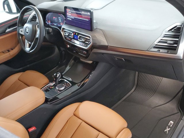 Used 2024 Gray BMW xDrive30i image 27