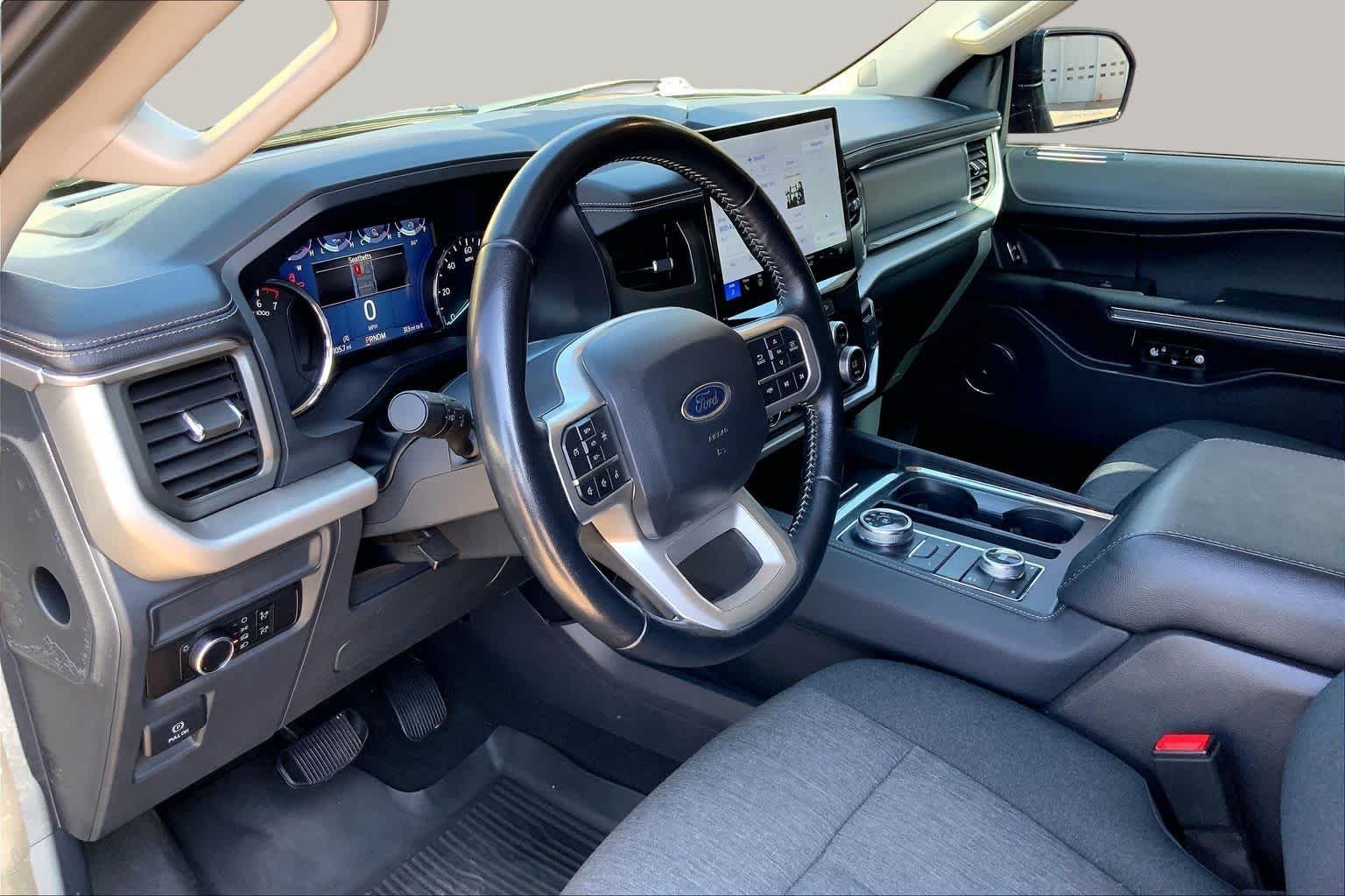 Used 2011 White Diamond Tricoat Chevrolet LTZ image 17