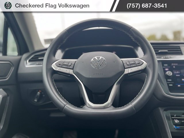 Used 2022 Platinum Gray Metallic Volkswagen 2.0T SE image 38