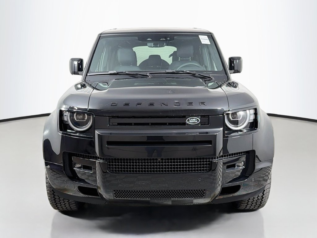 New 2026 Santorini Black Land Rover X-Dynamic SE image 2