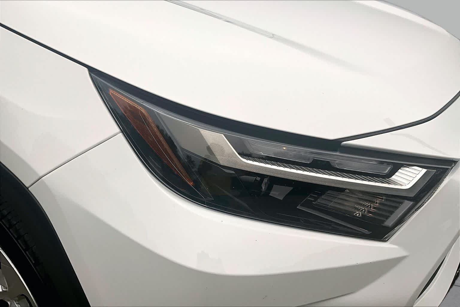 Used 2023 Ice Cap Toyota LE image 25