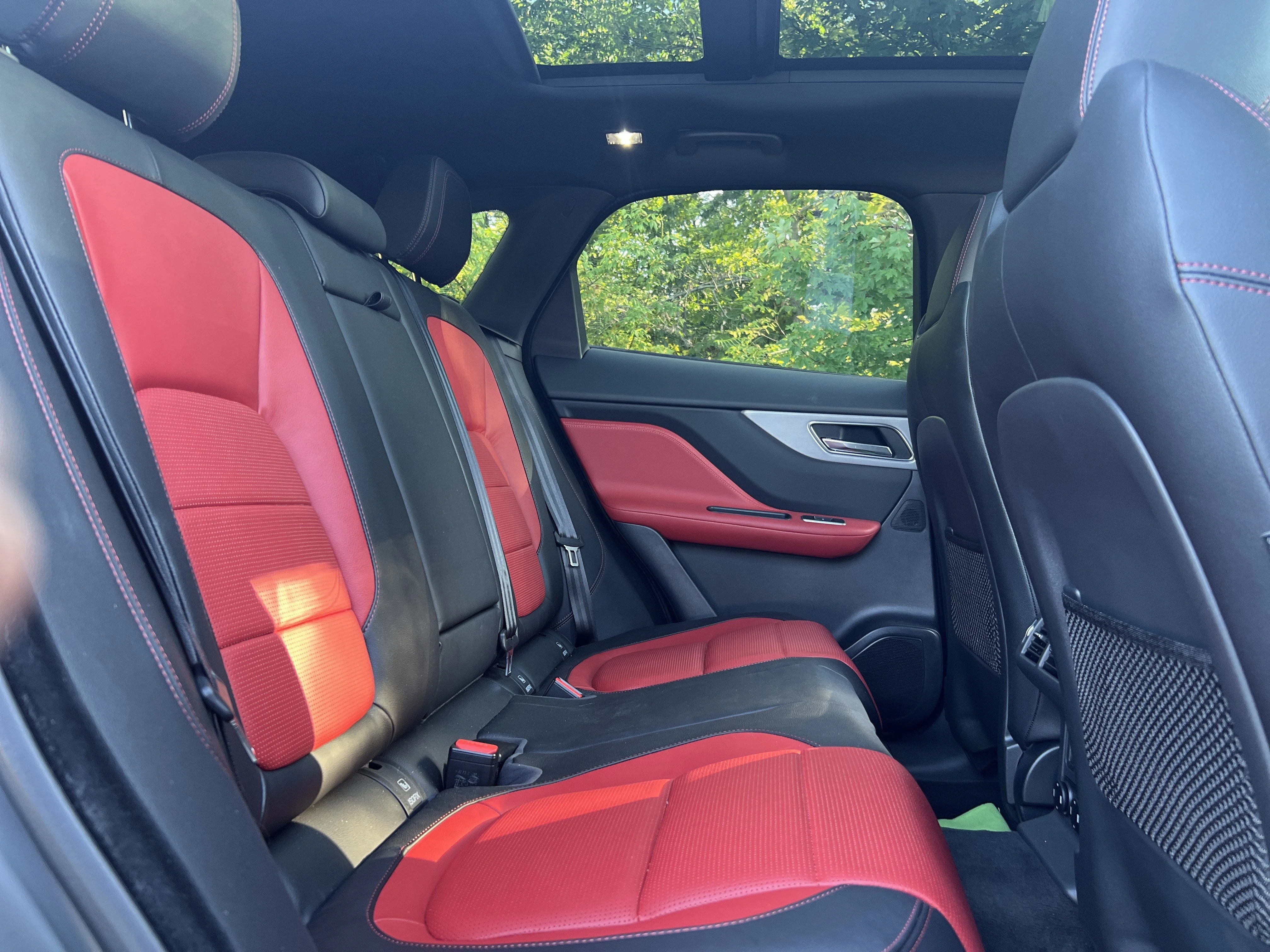 2018 Jaguar F-PACE R-Sport - Photo 25