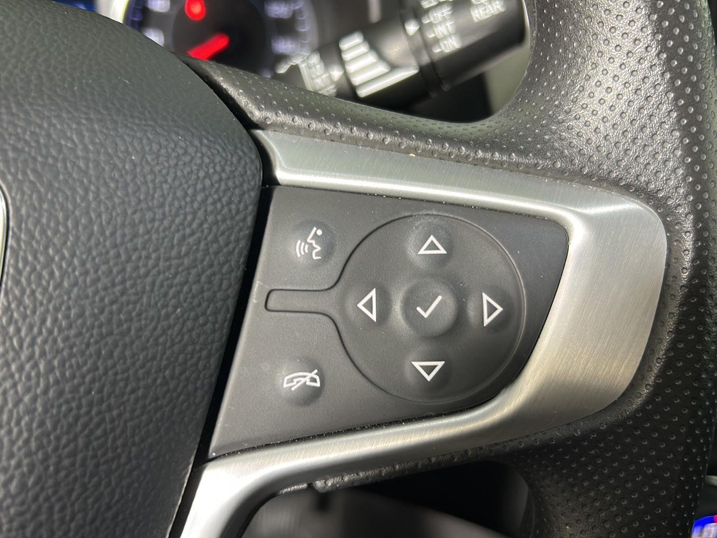 Used 2024 Summit White GMC SLE image 22