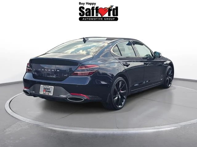 Used 2023 Capri Blue Genesis 3.3T image 4
