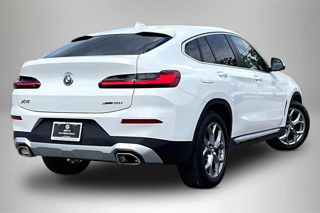 Used 2025 White BMW xDrive30i image 4